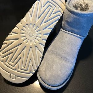 UGG mini in light blue
